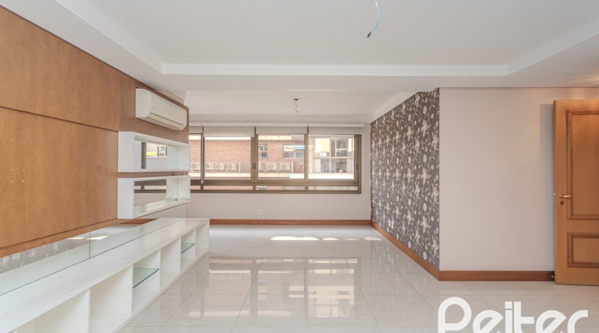 Apartamento à venda com 133m², 3 dormitórios, 1 suíte, 3 vagas, no bairro Tristeza em PORTO ALEGRE