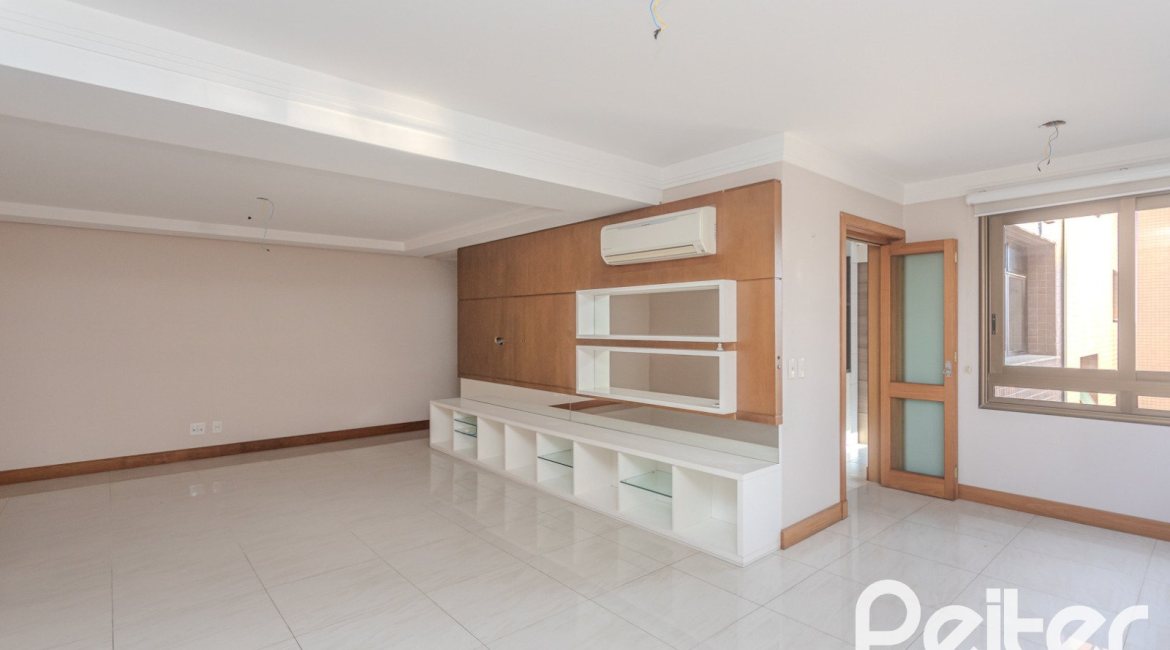Apartamento à venda com 133m², 3 dormitórios, 1 suíte, 3 vagas, no bairro Tristeza em PORTO ALEGRE