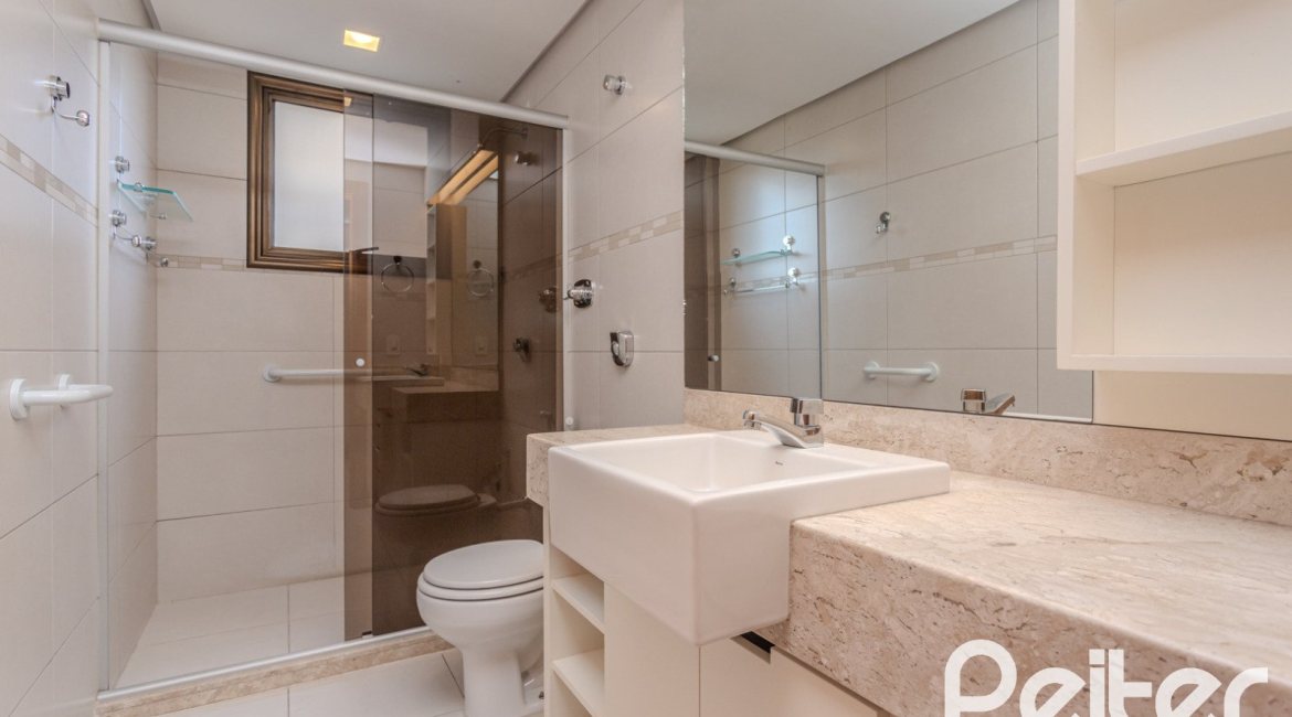 Apartamento à venda com 133m², 3 dormitórios, 1 suíte, 3 vagas, no bairro Tristeza em PORTO ALEGRE