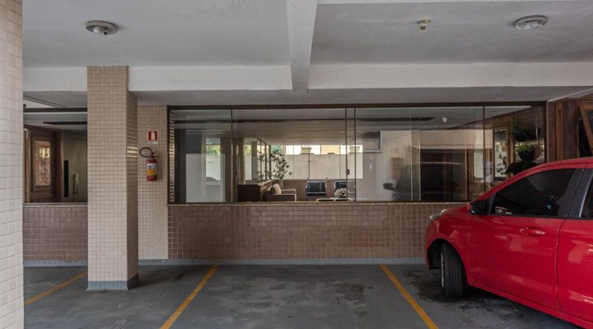 Apartamento à venda com 133m², 3 dormitórios, 1 suíte, 3 vagas, no bairro Tristeza em PORTO ALEGRE