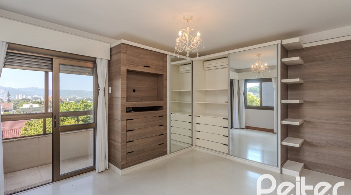 Apartamento à venda com 133m², 3 dormitórios, 1 suíte, 3 vagas, no bairro Tristeza em PORTO ALEGRE