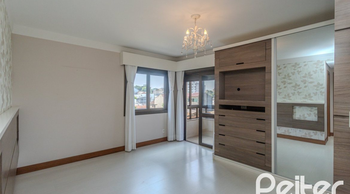 Apartamento à venda com 133m², 3 dormitórios, 1 suíte, 3 vagas, no bairro Tristeza em PORTO ALEGRE