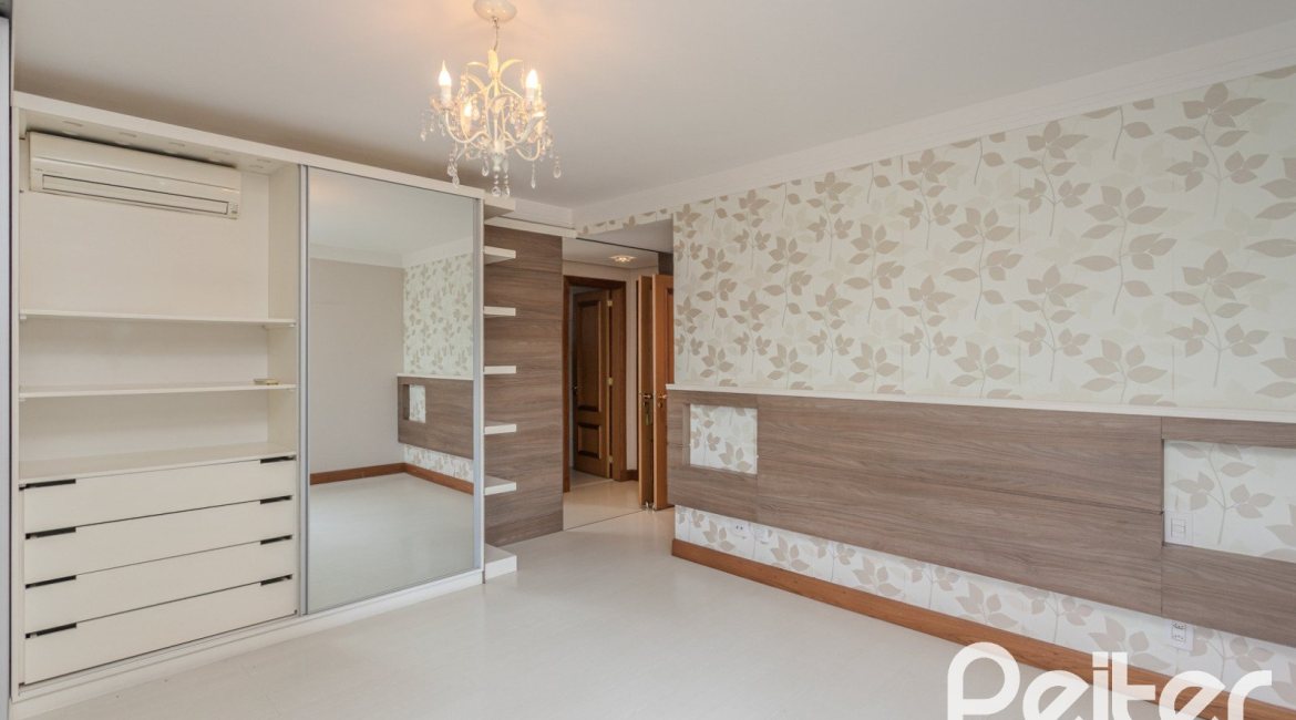 Apartamento à venda com 133m², 3 dormitórios, 1 suíte, 3 vagas, no bairro Tristeza em PORTO ALEGRE