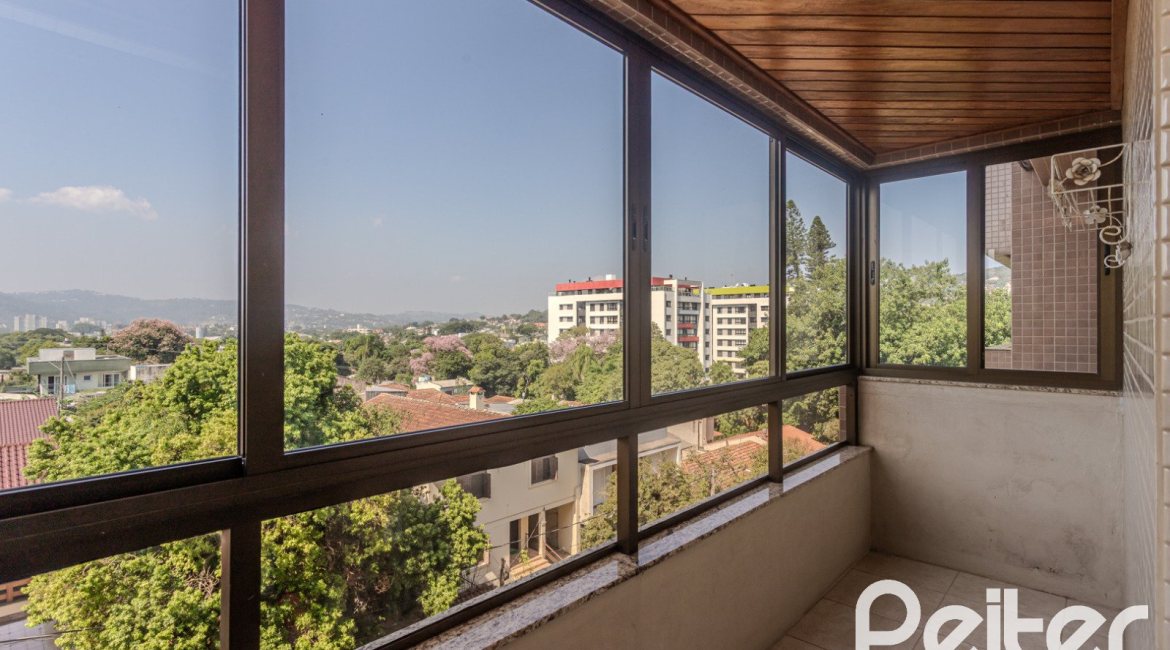 Apartamento à venda com 133m², 3 dormitórios, 1 suíte, 3 vagas, no bairro Tristeza em PORTO ALEGRE