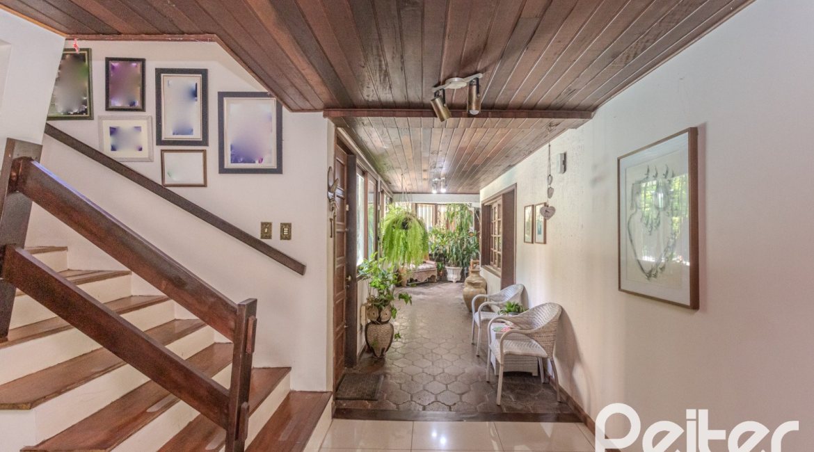 Casa à venda com 800m², 5 dormitórios, 2 suítes, 5 vagas, no bairro Jardim Isabel em Porto Alegre