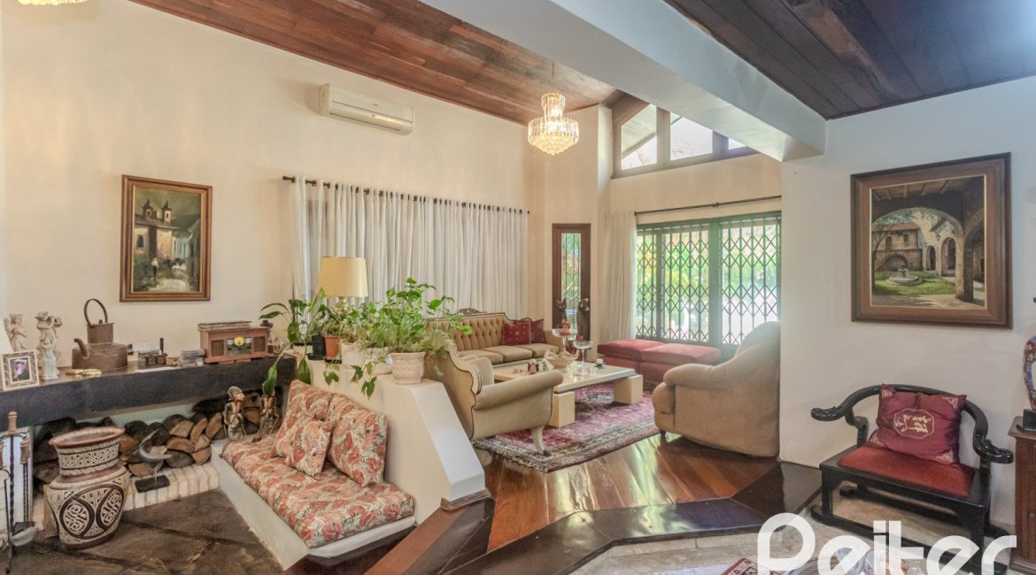 Casa à venda com 800m², 5 dormitórios, 2 suítes, 5 vagas, no bairro Jardim Isabel em Porto Alegre
