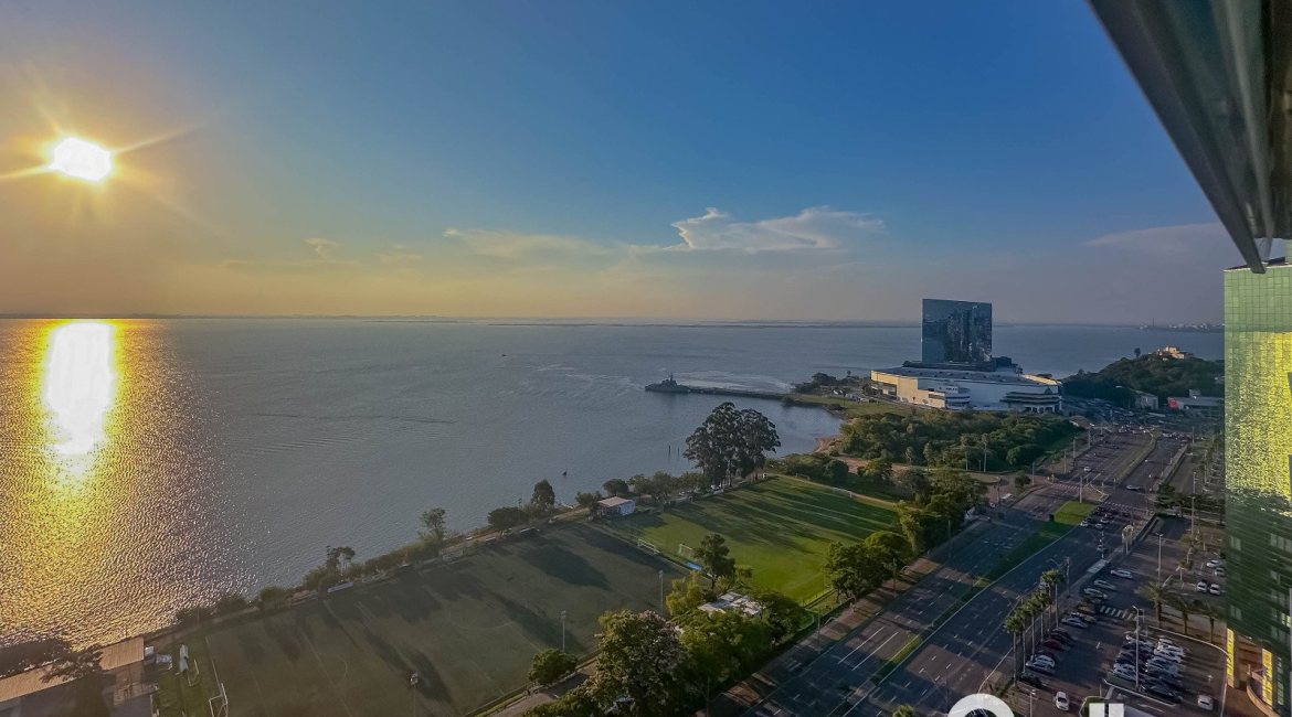 Comercial à venda com 37m², 1 vaga, no bairro Cristal em Porto Alegre