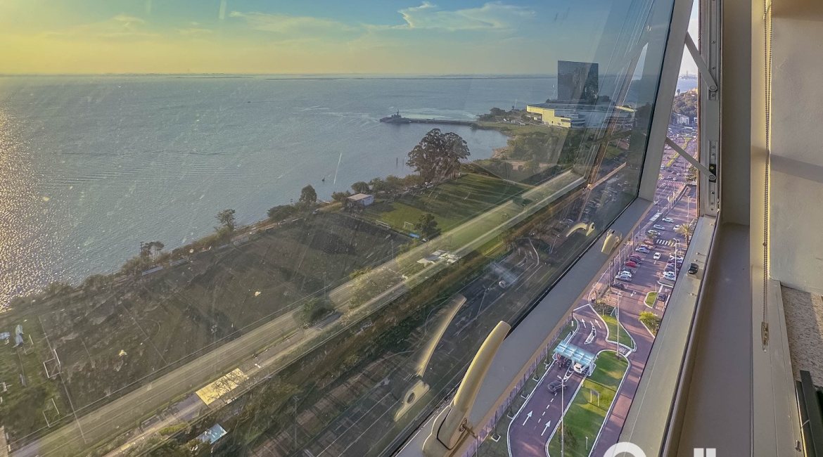 Comercial à venda com 37m², 1 vaga, no bairro Cristal em Porto Alegre