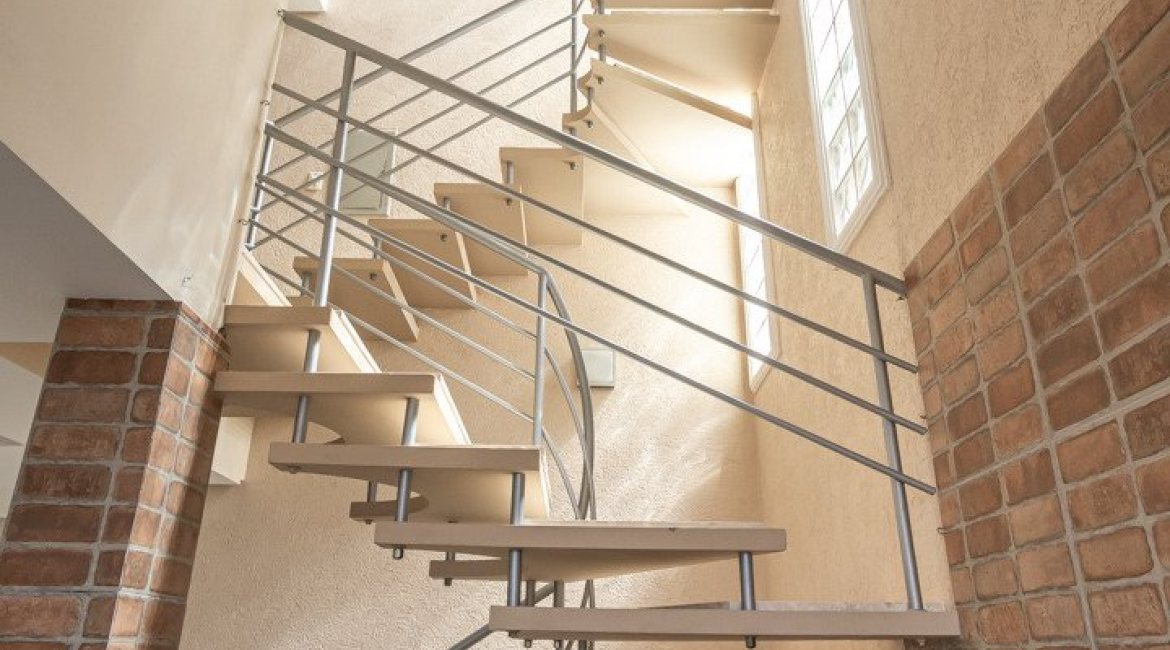 Casa à venda com 237m², 3 dormitórios, 3 suítes, 2 vagas, no bairro Tristeza em Porto Alegre