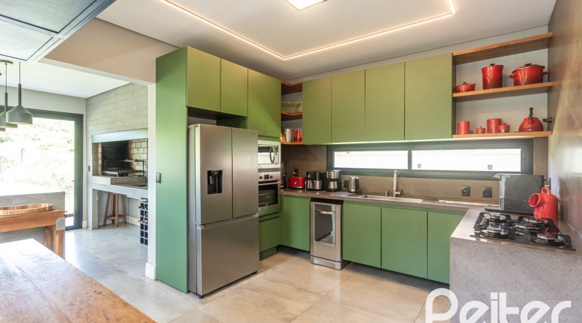 Casa em Condomínio à venda com 300m², 3 dormitórios, 3 suítes, 4 vagas, no bairro Alphaville em PORTO ALEGRE