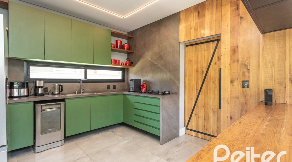 Casa em Condomínio à venda com 300m², 3 dormitórios, 3 suítes, 4 vagas, no bairro Alphaville em PORTO ALEGRE