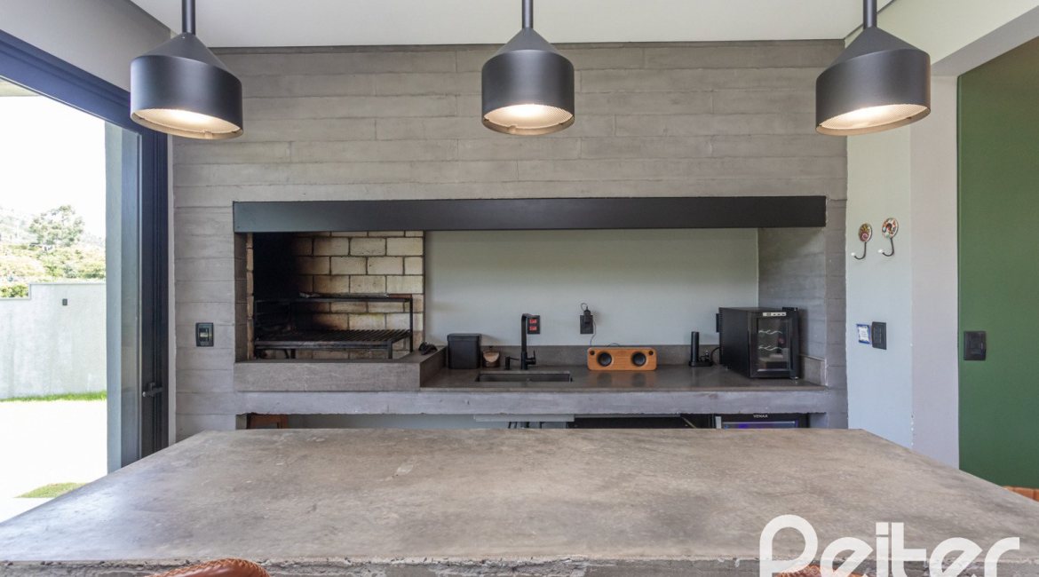 Casa em Condomínio à venda com 300m², 3 dormitórios, 3 suítes, 4 vagas, no bairro Alphaville em PORTO ALEGRE