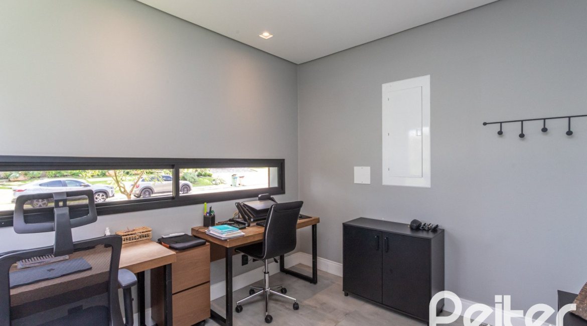 Casa em Condomínio à venda com 300m², 3 dormitórios, 3 suítes, 4 vagas, no bairro Alphaville em PORTO ALEGRE