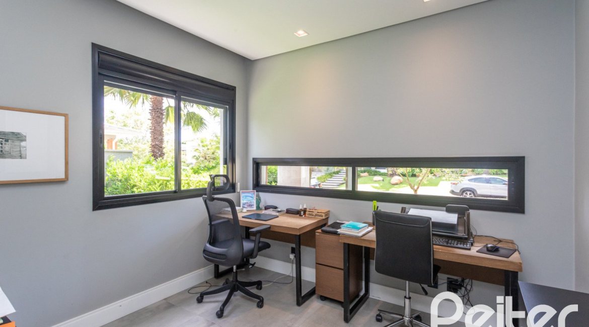 Casa em Condomínio à venda com 300m², 3 dormitórios, 3 suítes, 4 vagas, no bairro Alphaville em PORTO ALEGRE