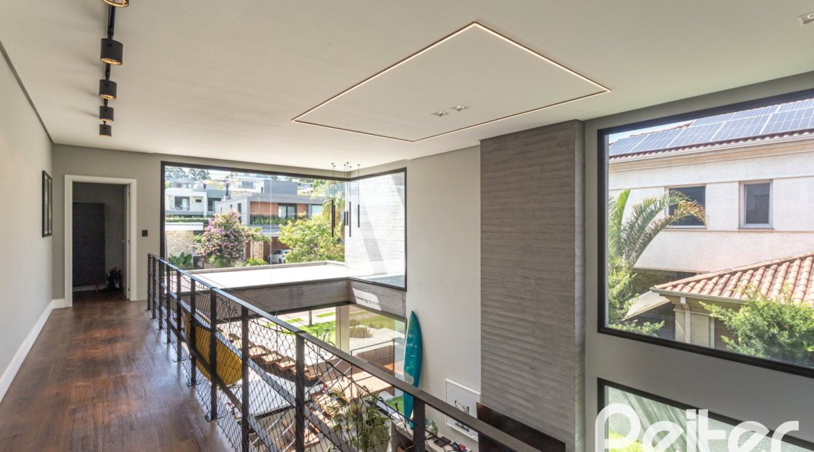 Casa em Condomínio à venda com 300m², 3 dormitórios, 3 suítes, 4 vagas, no bairro Alphaville em PORTO ALEGRE