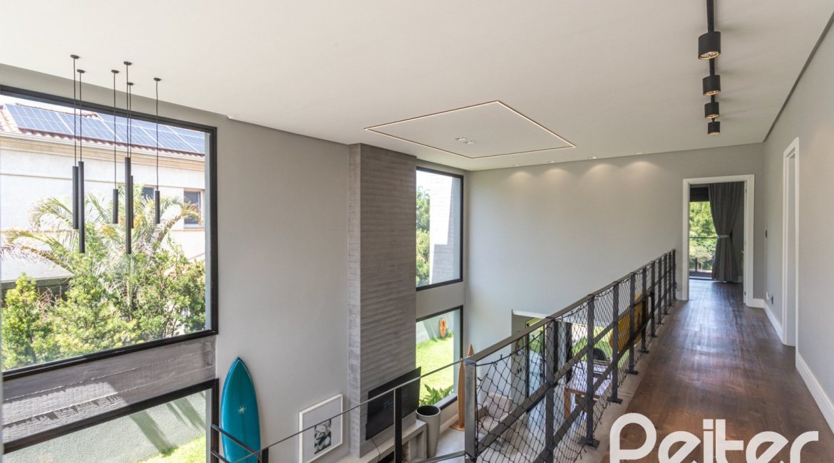 Casa em Condomínio à venda com 300m², 3 dormitórios, 3 suítes, 4 vagas, no bairro Alphaville em PORTO ALEGRE