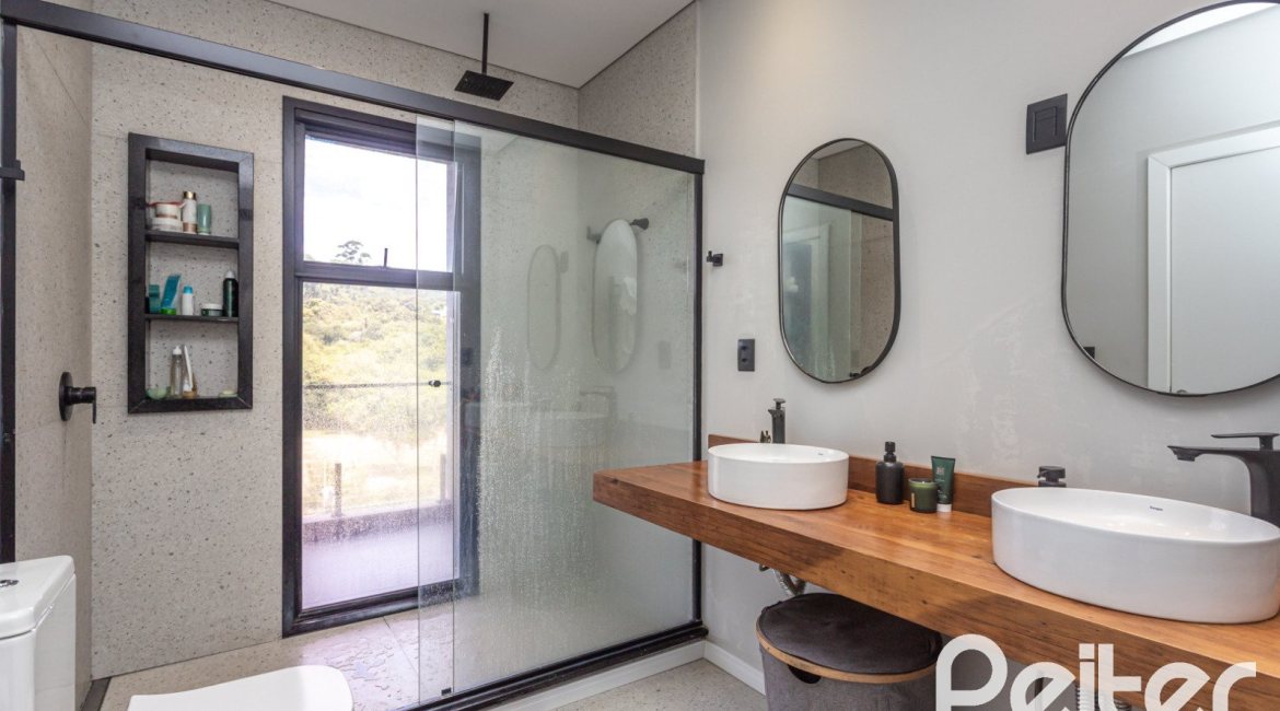 Casa em Condomínio à venda com 300m², 3 dormitórios, 3 suítes, 4 vagas, no bairro Alphaville em PORTO ALEGRE