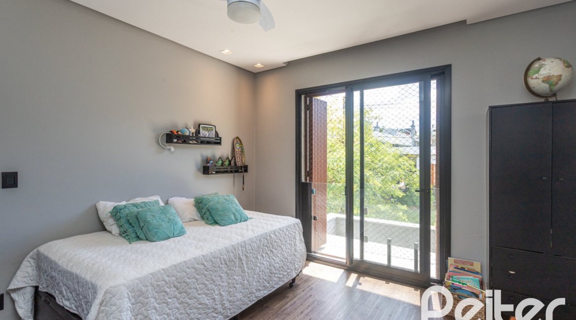 Casa em Condomínio à venda com 300m², 3 dormitórios, 3 suítes, 4 vagas, no bairro Alphaville em PORTO ALEGRE