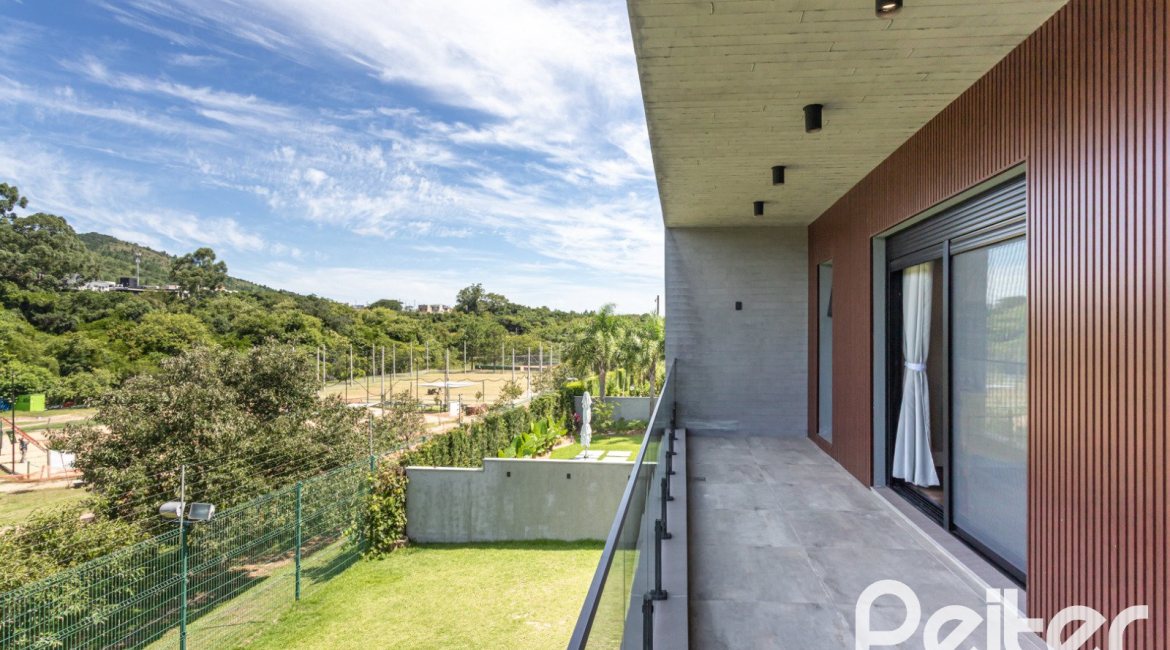 Casa em Condomínio à venda com 300m², 3 dormitórios, 3 suítes, 4 vagas, no bairro Alphaville em PORTO ALEGRE