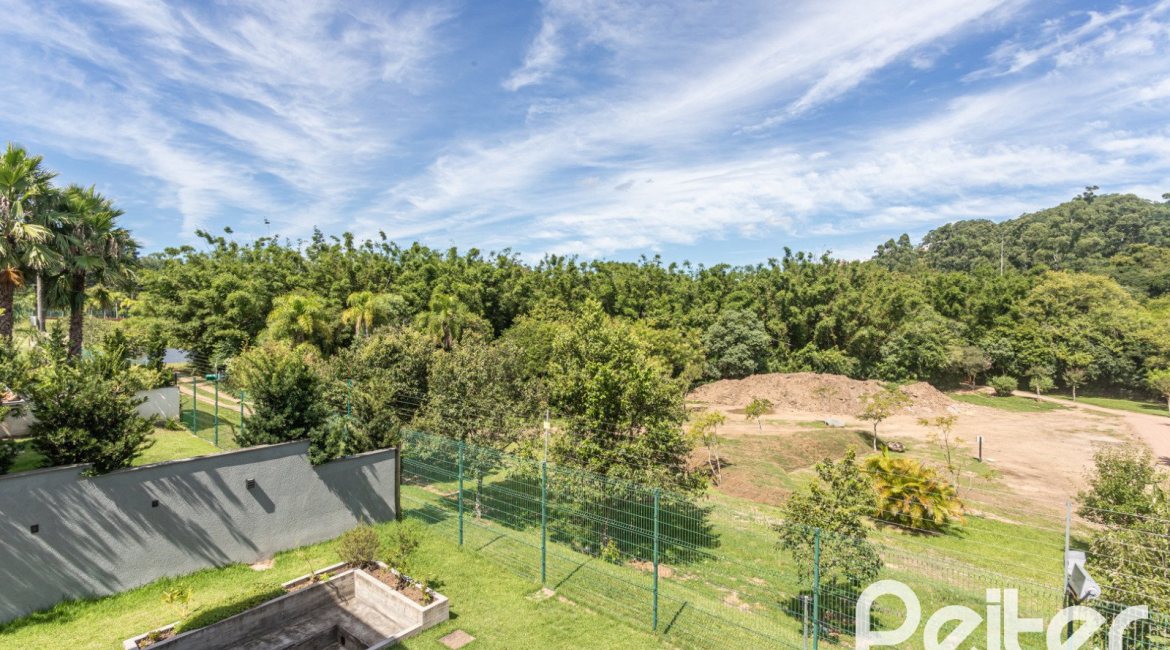 Casa em Condomínio à venda com 300m², 3 dormitórios, 3 suítes, 4 vagas, no bairro Alphaville em PORTO ALEGRE