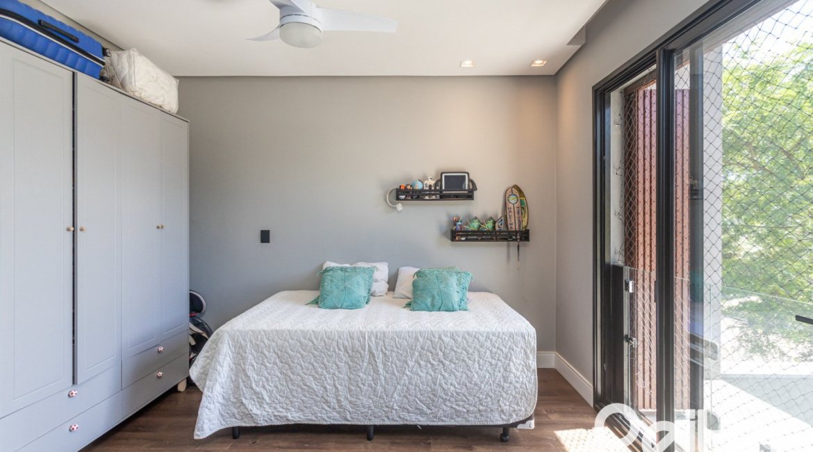 Casa em Condomínio à venda com 300m², 3 dormitórios, 3 suítes, 4 vagas, no bairro Alphaville em PORTO ALEGRE