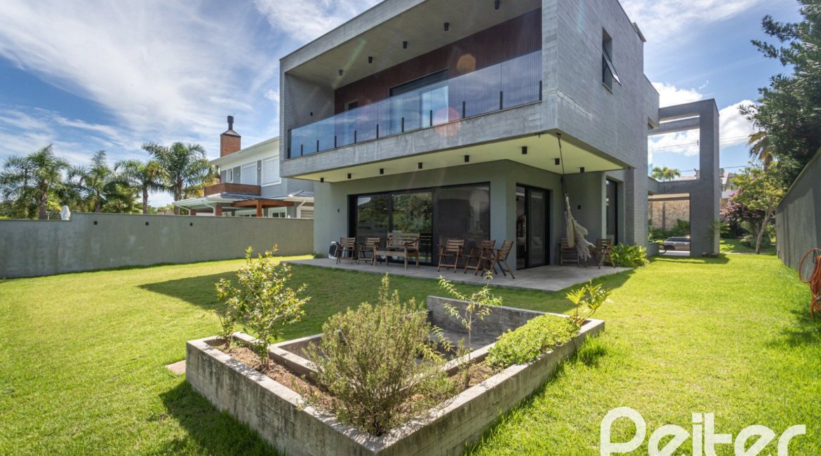 Casa em Condomínio à venda com 300m², 3 dormitórios, 3 suítes, 4 vagas, no bairro Alphaville em PORTO ALEGRE