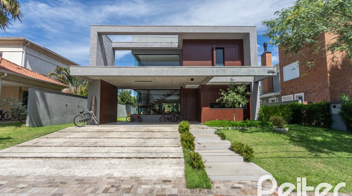 Casa em Condomínio à venda com 300m², 3 dormitórios, 3 suítes, 4 vagas, no bairro Alphaville em PORTO ALEGRE