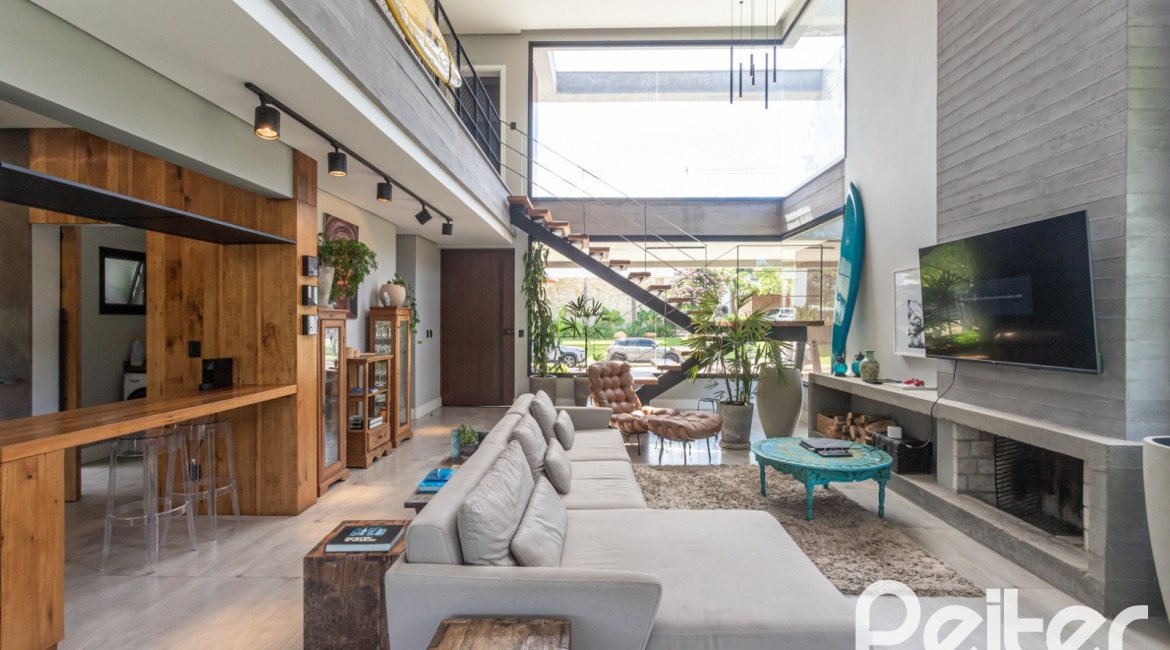 Casa em Condomínio à venda com 300m², 3 dormitórios, 3 suítes, 4 vagas, no bairro Alphaville em PORTO ALEGRE