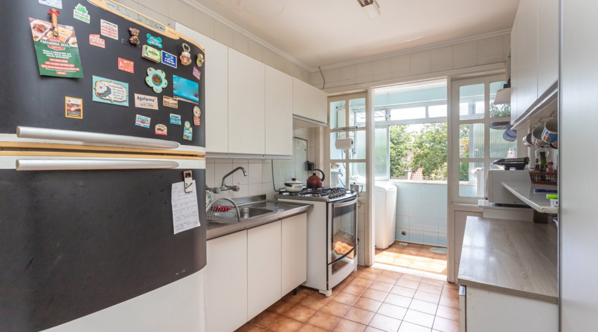 Apartamento à venda com 71m², 2 dormitórios, 1 vaga, no bairro Tristeza em Porto Alegre