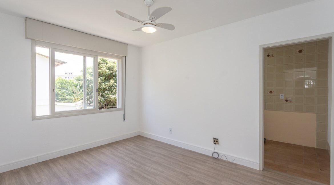 Apartamento à venda com 64m², 2 dormitórios, 1 suíte, 2 vagas, no bairro Camaquã em Porto Alegre