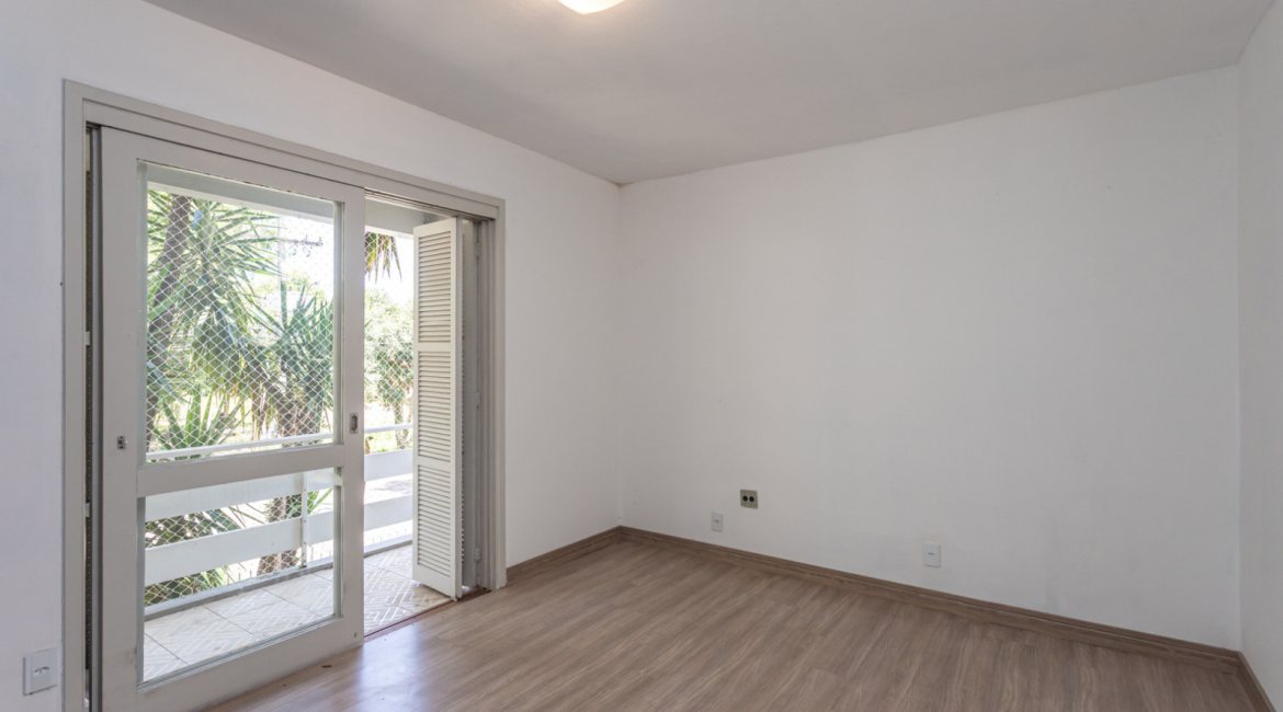 Apartamento à venda com 64m², 2 dormitórios, 1 suíte, 2 vagas, no bairro Camaquã em Porto Alegre