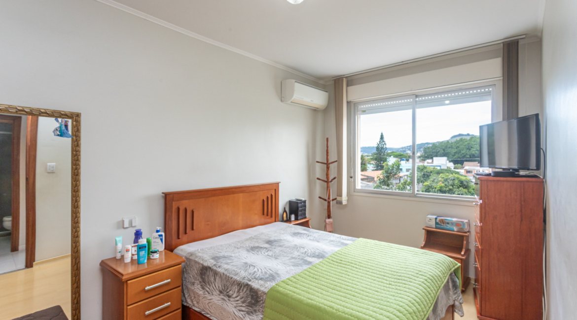 Apartamento à venda com 75m², 2 dormitórios, no bairro Cristal em Porto Alegre