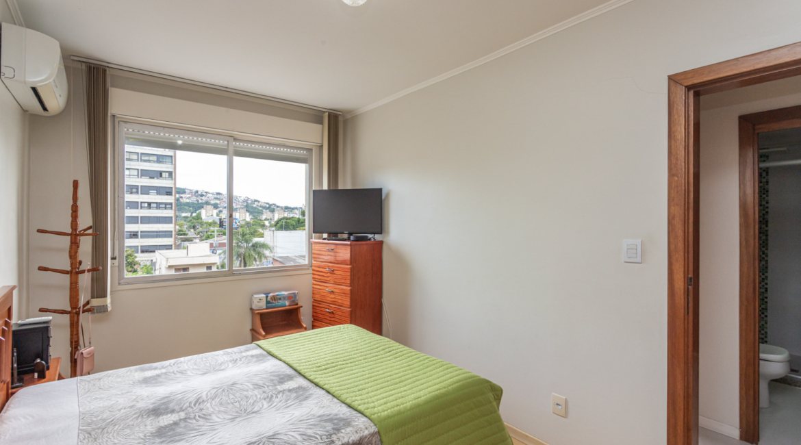 Apartamento à venda com 75m², 2 dormitórios, no bairro Cristal em Porto Alegre
