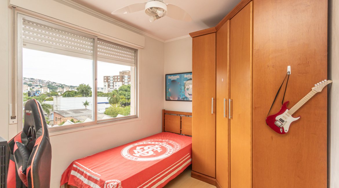 Apartamento à venda com 75m², 2 dormitórios, no bairro Cristal em Porto Alegre