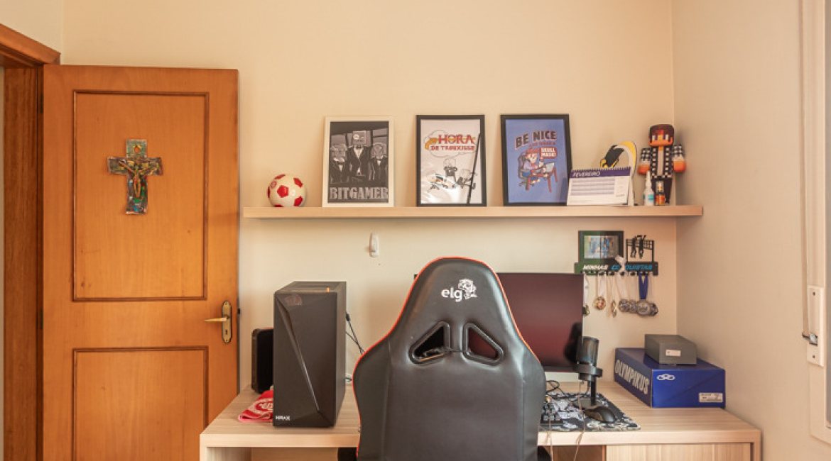 Apartamento à venda com 75m², 2 dormitórios, no bairro Cristal em Porto Alegre