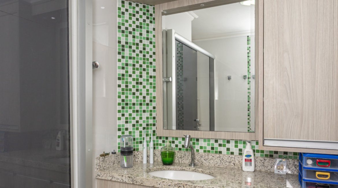 Apartamento à venda com 75m², 2 dormitórios, no bairro Cristal em Porto Alegre