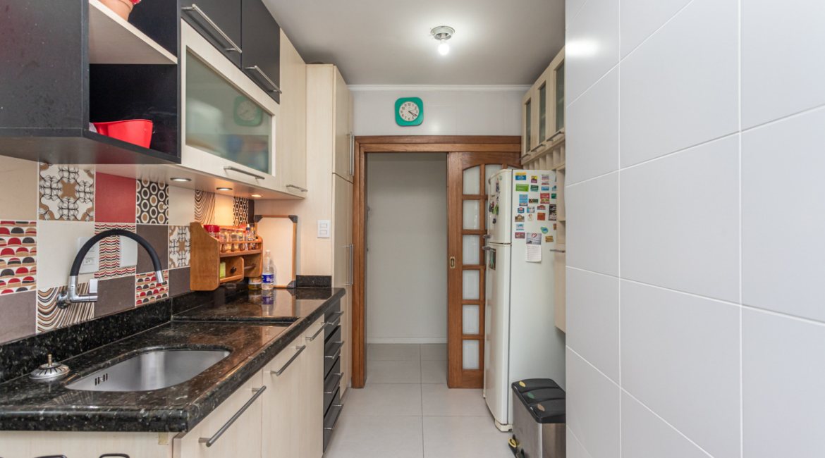 Apartamento à venda com 75m², 2 dormitórios, no bairro Cristal em Porto Alegre