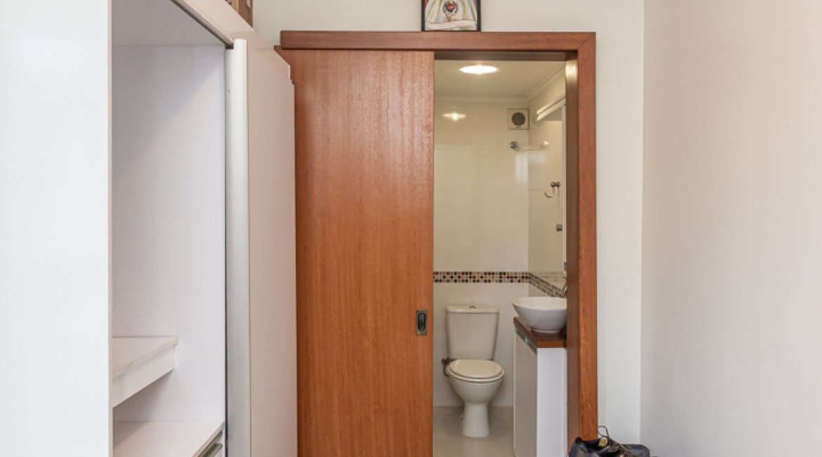 Apartamento à venda com 75m², 2 dormitórios, no bairro Cristal em Porto Alegre