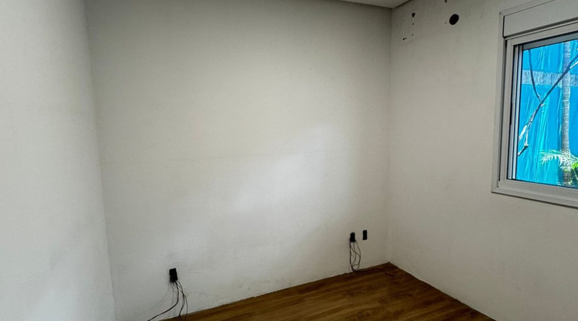 Casa à venda com 102m², 3 dormitórios, 2 vagas, no bairro Hípica em Porto Alegre