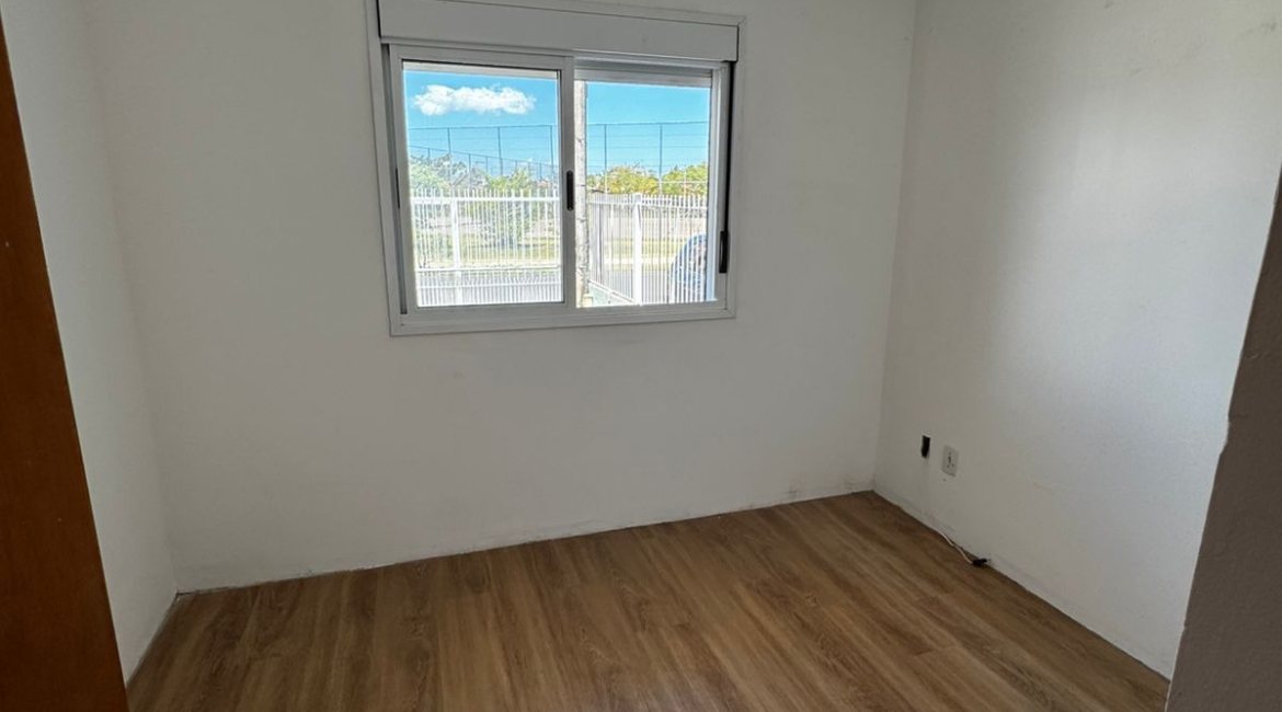 Casa à venda com 102m², 3 dormitórios, 2 vagas, no bairro Hípica em Porto Alegre