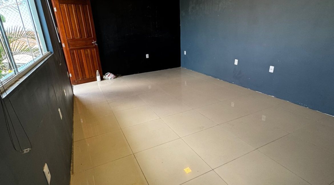 Casa à venda com 102m², 3 dormitórios, 2 vagas, no bairro Hípica em Porto Alegre