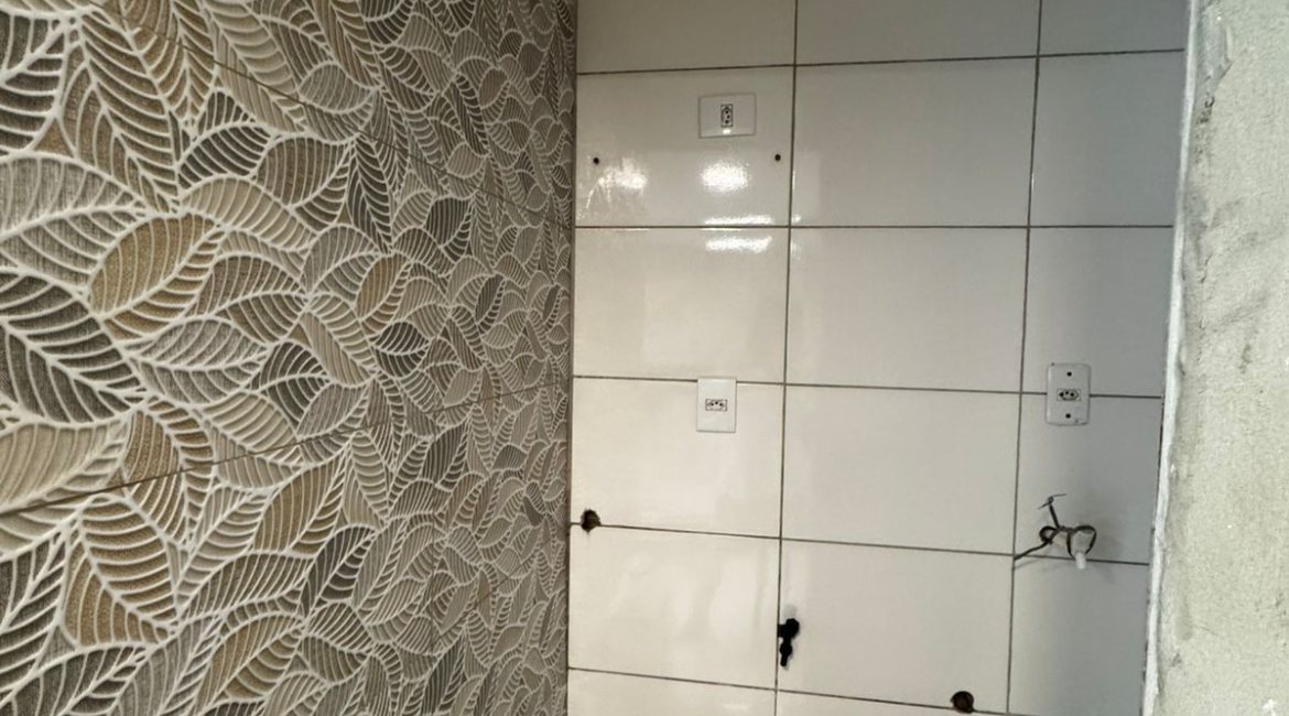 Casa à venda com 102m², 3 dormitórios, 2 vagas, no bairro Hípica em Porto Alegre