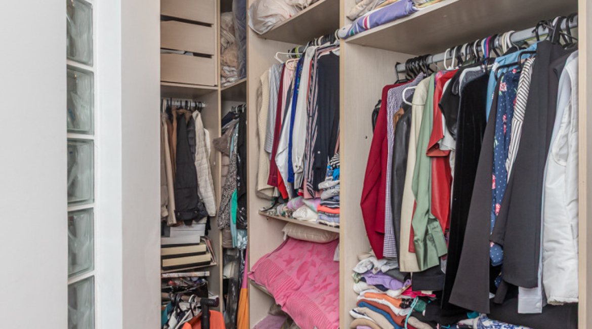 Casa em Condomínio à venda com 385m², 3 dormitórios, 1 suíte, 2 vagas, no bairro Cristal em Porto Alegre