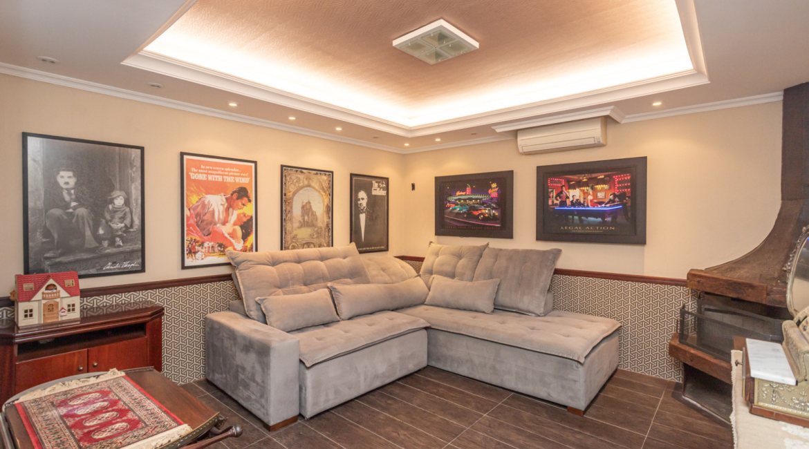 Casa em Condomínio à venda com 498m², 3 dormitórios, 1 suíte, 6 vagas, no bairro Cavalhada em PORTO ALEGRE