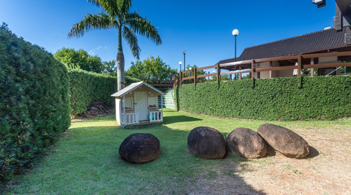 Casa em Condomínio à venda com 498m², 3 dormitórios, 1 suíte, 6 vagas, no bairro Cavalhada em PORTO ALEGRE