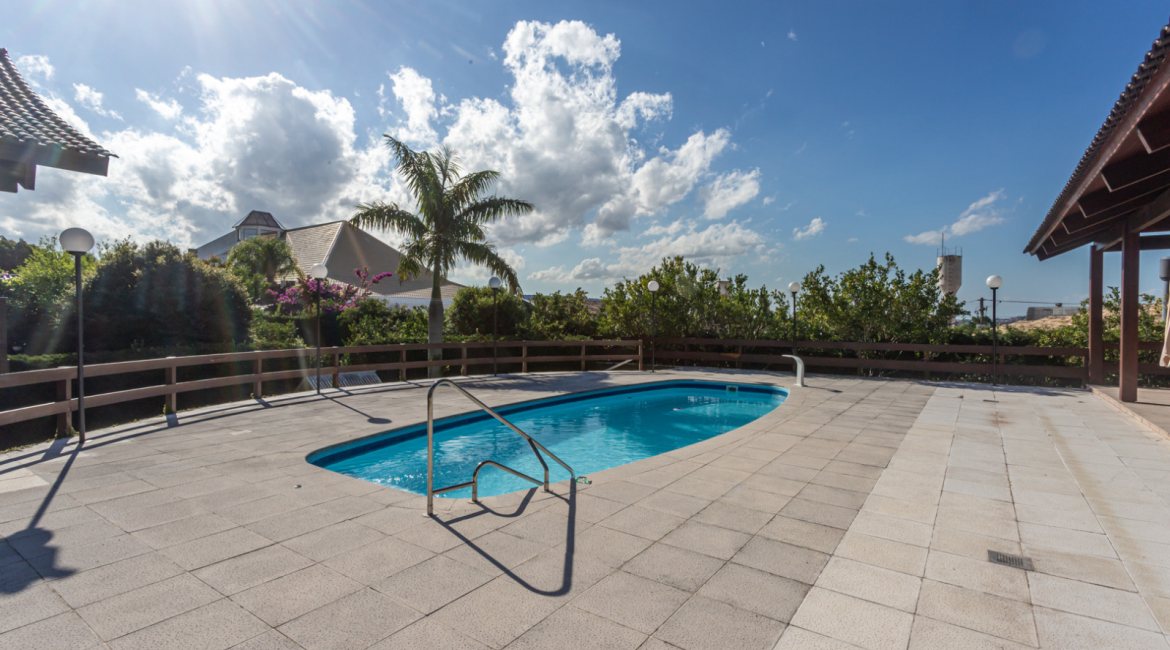 Casa em Condomínio à venda com 498m², 3 dormitórios, 1 suíte, 6 vagas, no bairro Cavalhada em PORTO ALEGRE