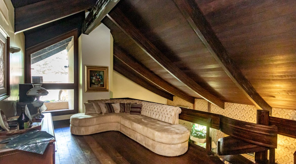 Casa em Condomínio à venda com 498m², 3 dormitórios, 1 suíte, 6 vagas, no bairro Cavalhada em PORTO ALEGRE