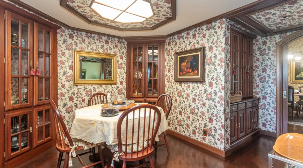 Casa em Condomínio à venda com 498m², 3 dormitórios, 1 suíte, 6 vagas, no bairro Cavalhada em PORTO ALEGRE