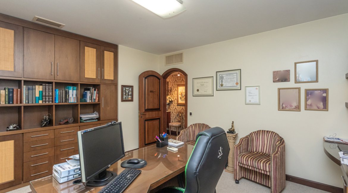 Casa em Condomínio à venda com 498m², 3 dormitórios, 1 suíte, 6 vagas, no bairro Cavalhada em PORTO ALEGRE