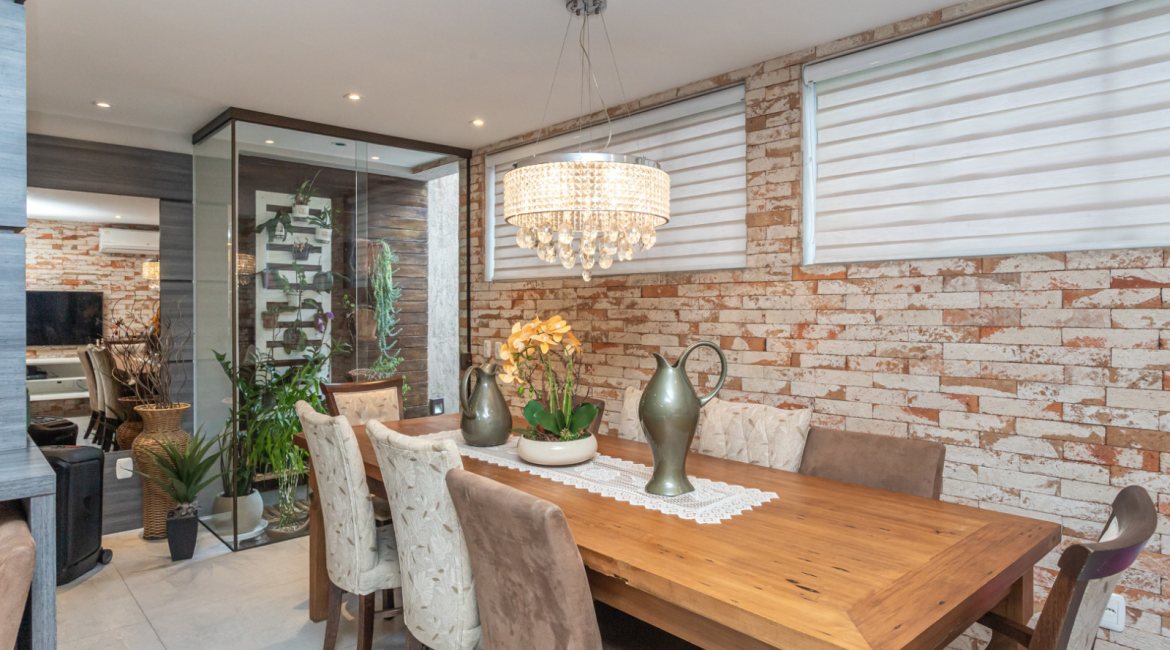 Casa à venda com 206m², 4 dormitórios, 1 suíte, 3 vagas, no bairro Espírito Santo em Porto Alegre